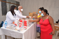 Director hospital Calventi encabezó operativo medico a familias desalojadas