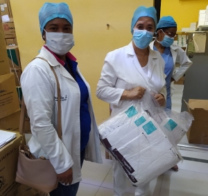 Hospital Dr. Vinicio Calventi entrega EPP a su personal de salud